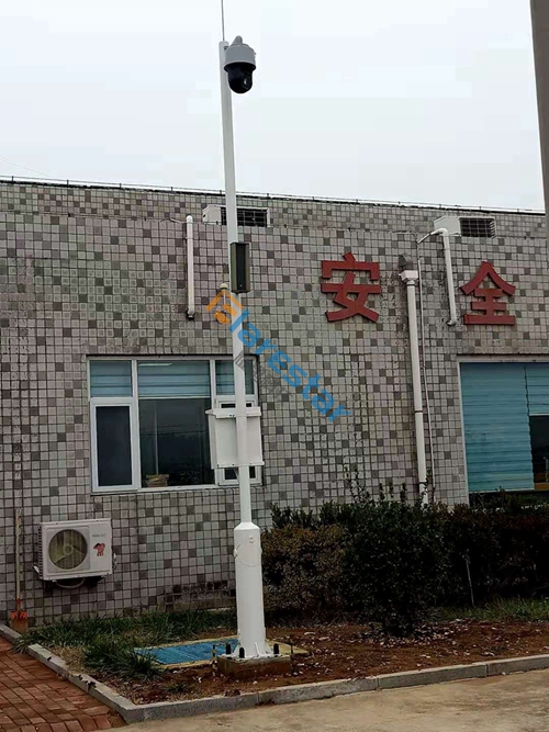 可倾路灯杆